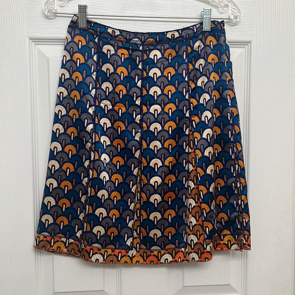 Tory Burch 100%silk patterned skirt (like new)